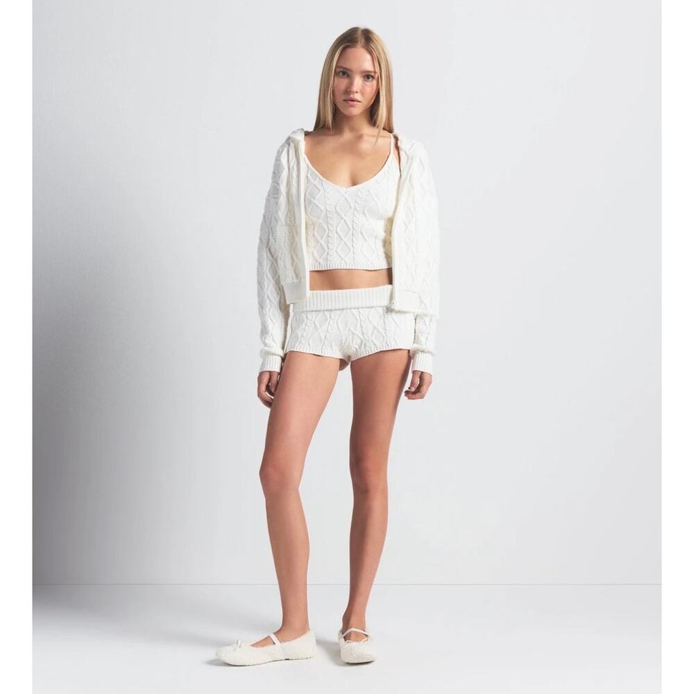 NWT SKIMS Snow Bunny Cableknit Shrunken Hoodie Ivory Size Small